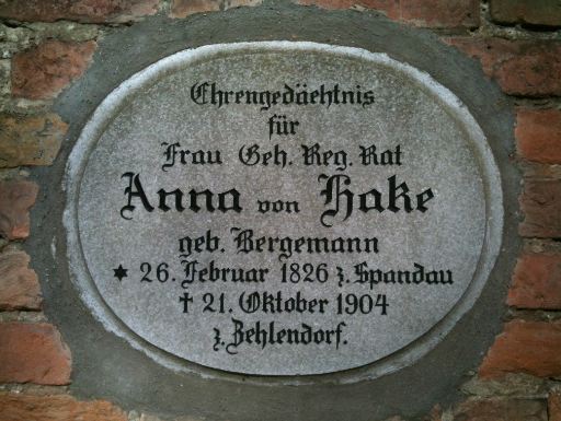 Grabstein Anna von Hake, geb. Bergemann, Alter Friedhof Kleinmachnow, Brandenburg