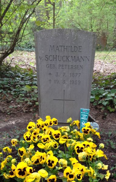 Grabstein Mathilde von Schuckmann, geb. Petersen, Waldfriedhof Zehlendorf, Berlin