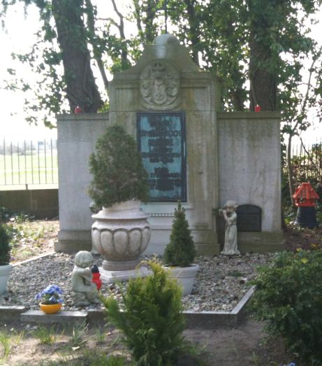 Grabstein Frieda von Stubenrauch, geb. Freiin von Eberstein, Friedhof Genshagen, Brandenburg