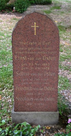 Grabstein Selma von der Osten, geb. Häusler, Alter St. Matthäus Kirchhof, Berlin-Schöneberg