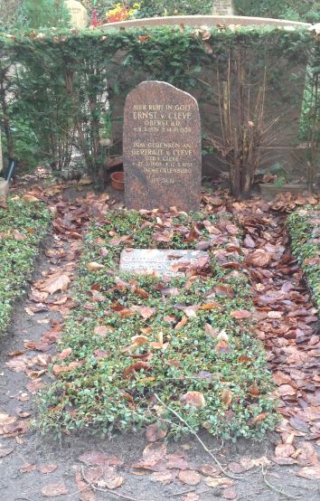 Gedenkstein Gertraut von Cleve, Friedhof Heerstraße, Berlin-Charlottenburg, Deutschland