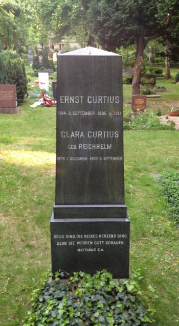 Grabstein Clara Curtius, geb. Reichhelm, Alter St. Matthäus Kirchhof, Berlin-Schöneberg