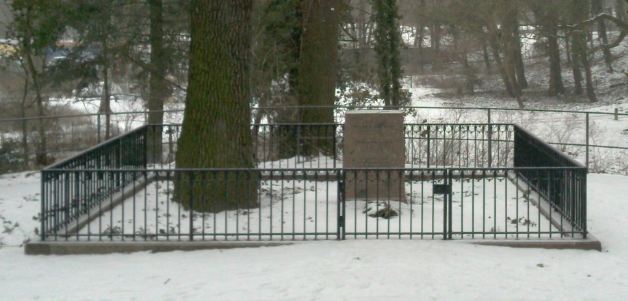 Grabstein von Heinrich von Kleist und Henriette Vogel am Kleinen Wannsee in Berlin