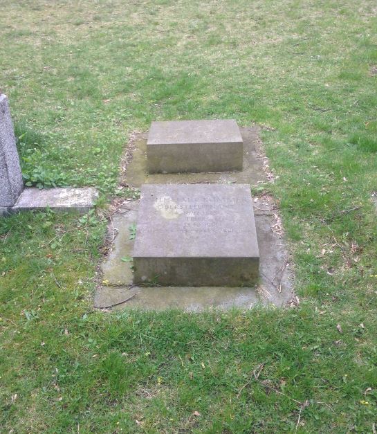 Restitutionsgrabstein Wilhelm von Kummer, Invalidenfriedhof Berlin, Deutschland