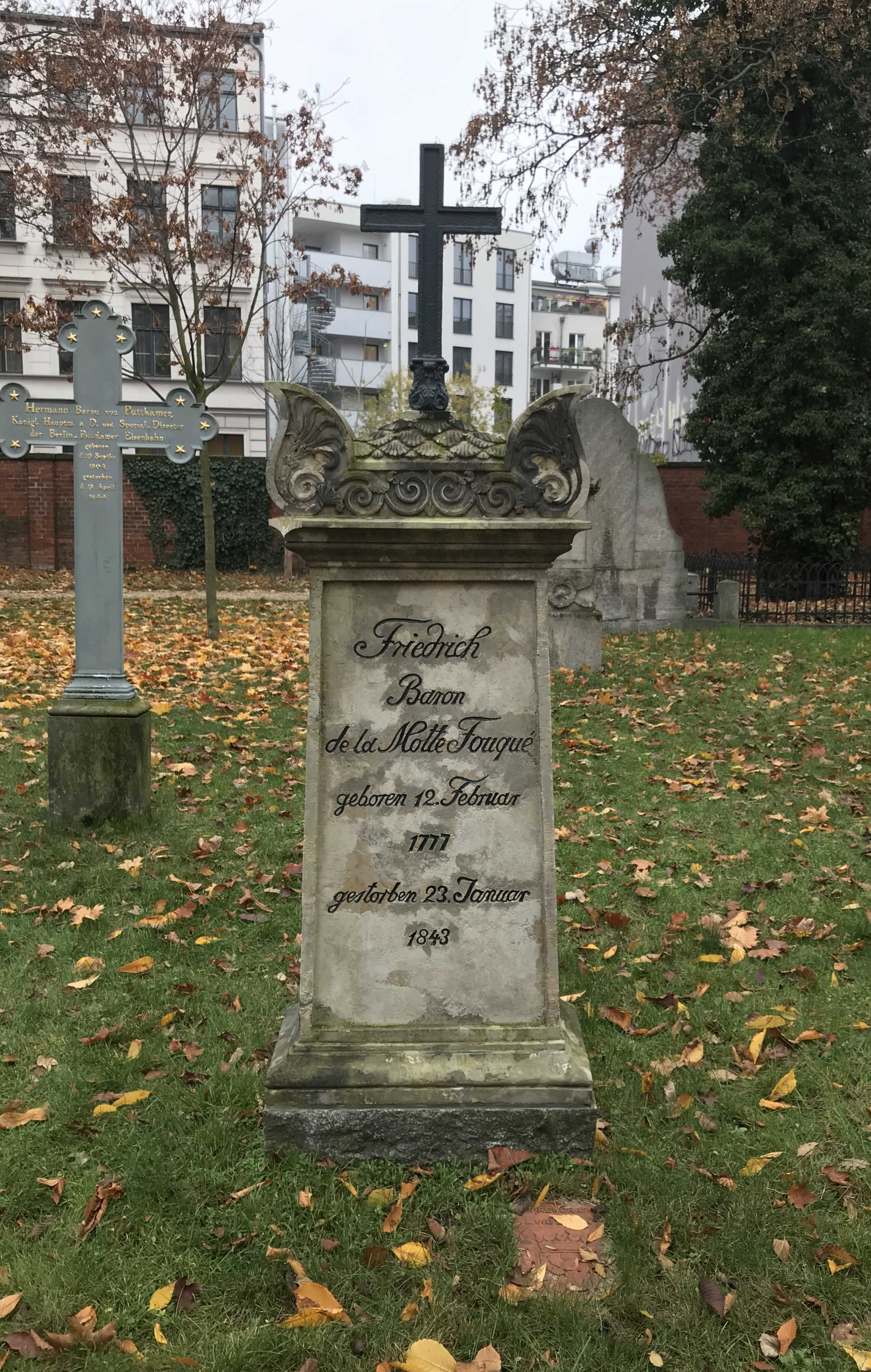 Grabstein Friedrich Baron de la Motte-Fouqué, Alter Garnisonfriedhof Berlin
