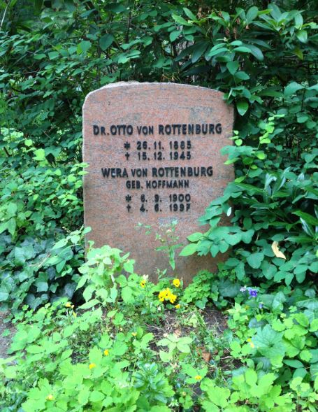 Grabstein Wera von Rottenburg, geb. Hoffmann, Waldfriedhof Dahlem, Berlin