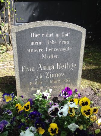 Grabstein Anna Bethge, geb. Zinnow, Friedhof Zehlendorf, Onkel-Tom-Str., Berlin