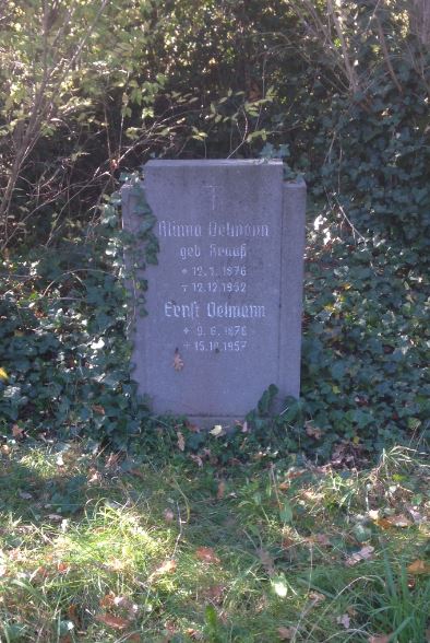 Grabstein Ernst Oelmann, Friedhof Schönow, Berlin-Zehlendorf, Deutschland