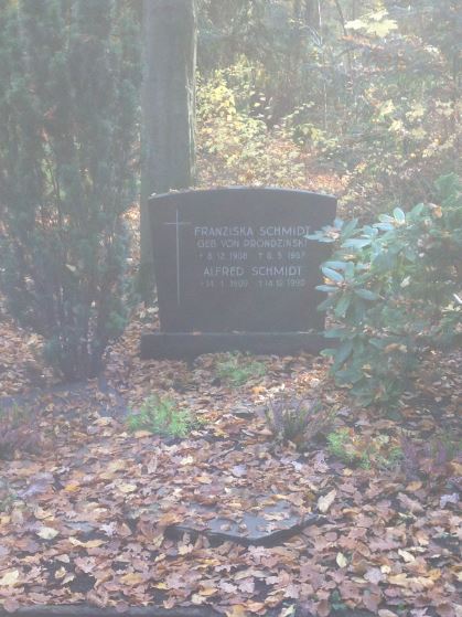 Grabstein Franziska Schmidt, geb. von Prondzinski, Friedhof Steglitz, Berlin, Deutschland