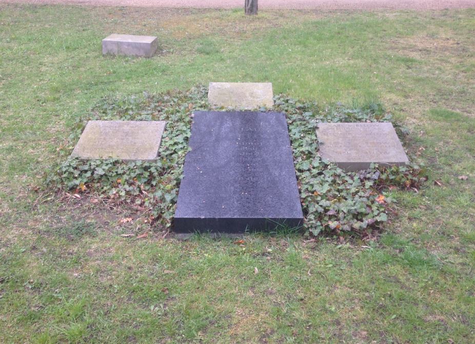 Restitutionsgrabstein Hedwig von Below, geb. von Wedel, Invalidenfriedhof Berlin, Deutschland