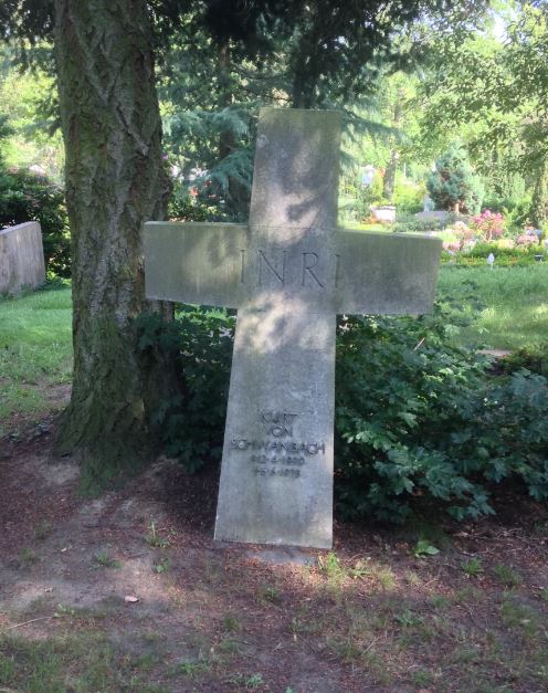 Grabstein Kurt von Schwanbach, Friedhof Lankwitz, Berlin, Deutschland