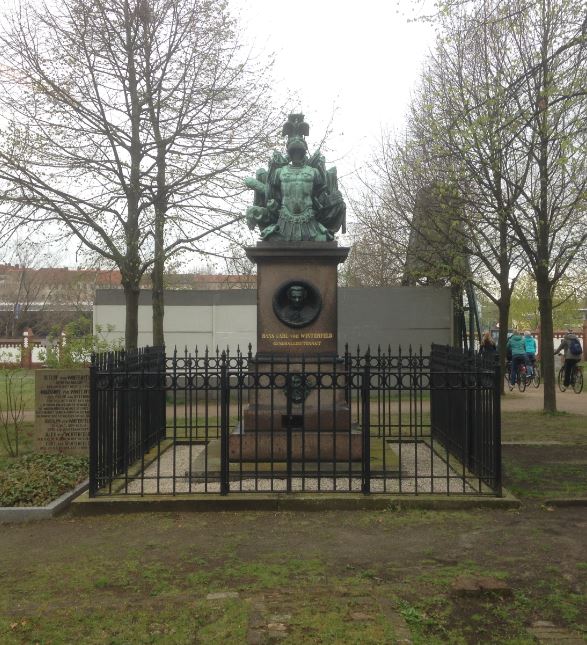 Grabstein Hans Karl von Winterfeld, Invalidenfriedhof Berlin, Deutschland