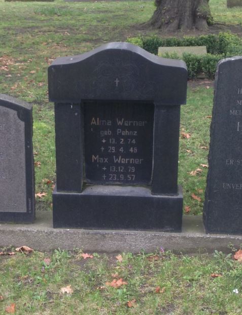 Grabstein Alma Werner, geb. Pehnz, Invalidenfriedhof Berlin, Deutschland