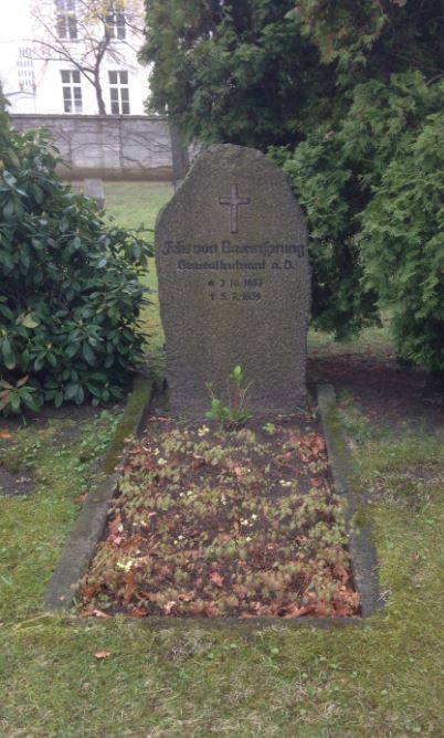 Grabstein Felix von Baerensprung, Invalidenfriedhof Berlin, Deutschland