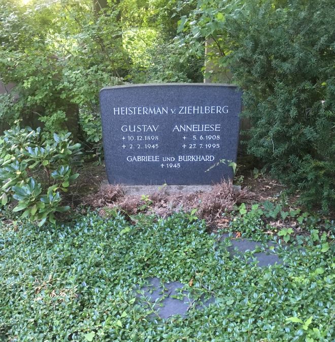 Grabstein Anneliese Heisterman von Ziehlberg, geb. von Tschischewitz, Parkfriedhof Lichterfelde, Berlin