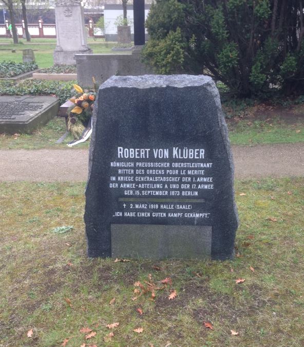 Grabstein Robert von Klüber, Invalidenfriedhof Berlin, Deutschland