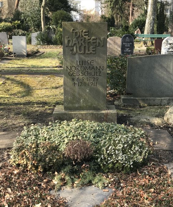 Gedenkstein Luise Nordmann, geb. Schulz, die Harfenjule, Luther-Friedhof, Berlin-Lankwitz, Deutschland