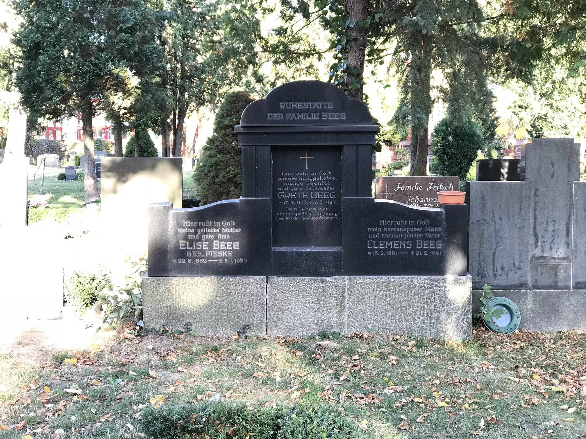 Gedenkstein Elise Beeg, geb. Pieske, St. Hedwigs-Friedhof, Berlin-Weißensee
