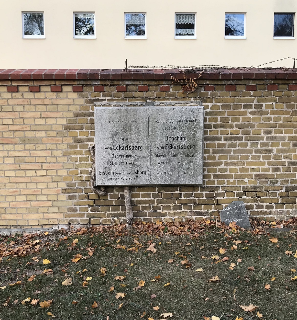 Grabstein Elsbeth von Eckartsberg, geb. von Petersdorff, Alter Friedhof Potsdam, Brandenburg