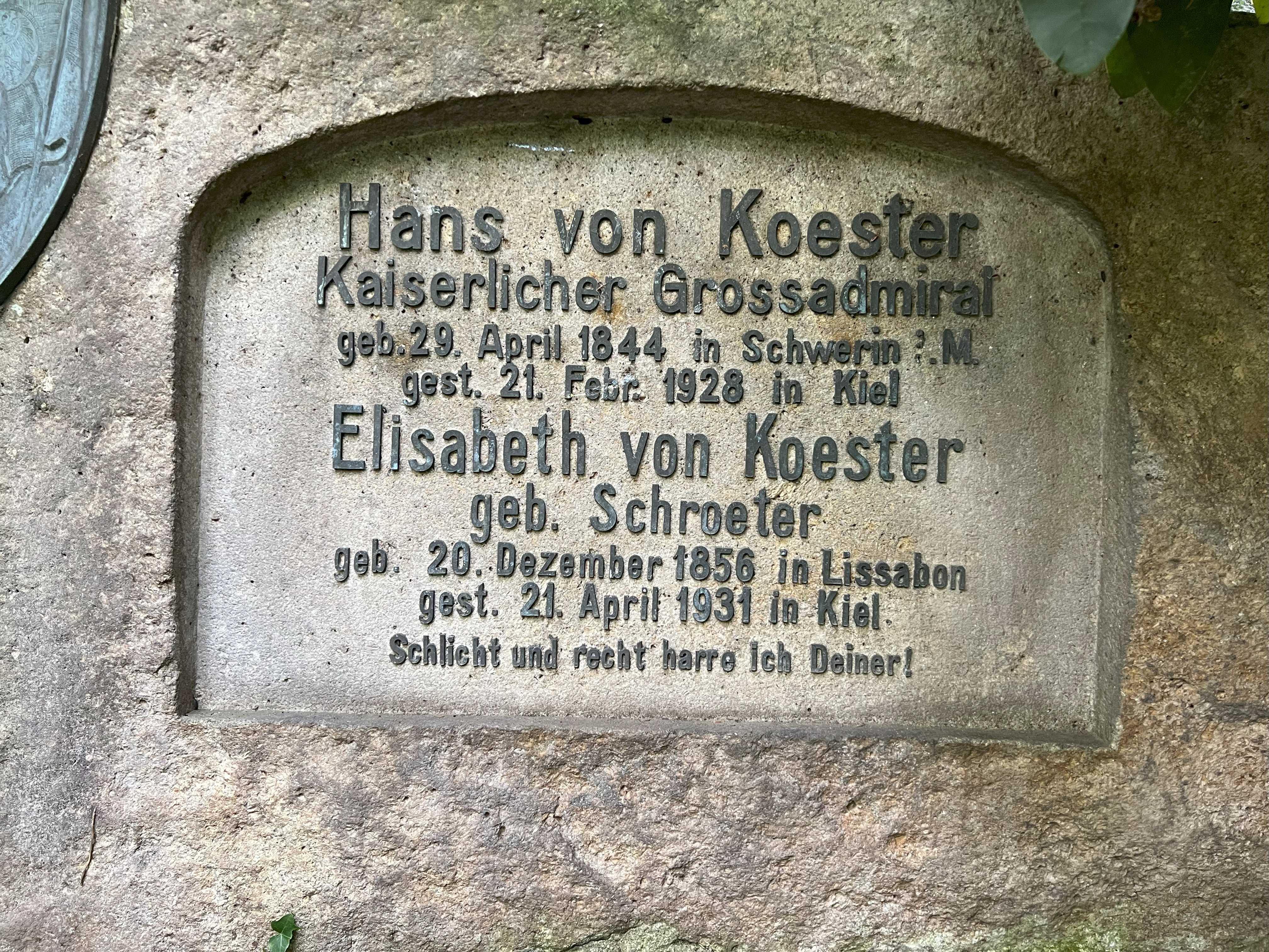 Grabstein Hans von Koester, Nordfriedhof Kiel