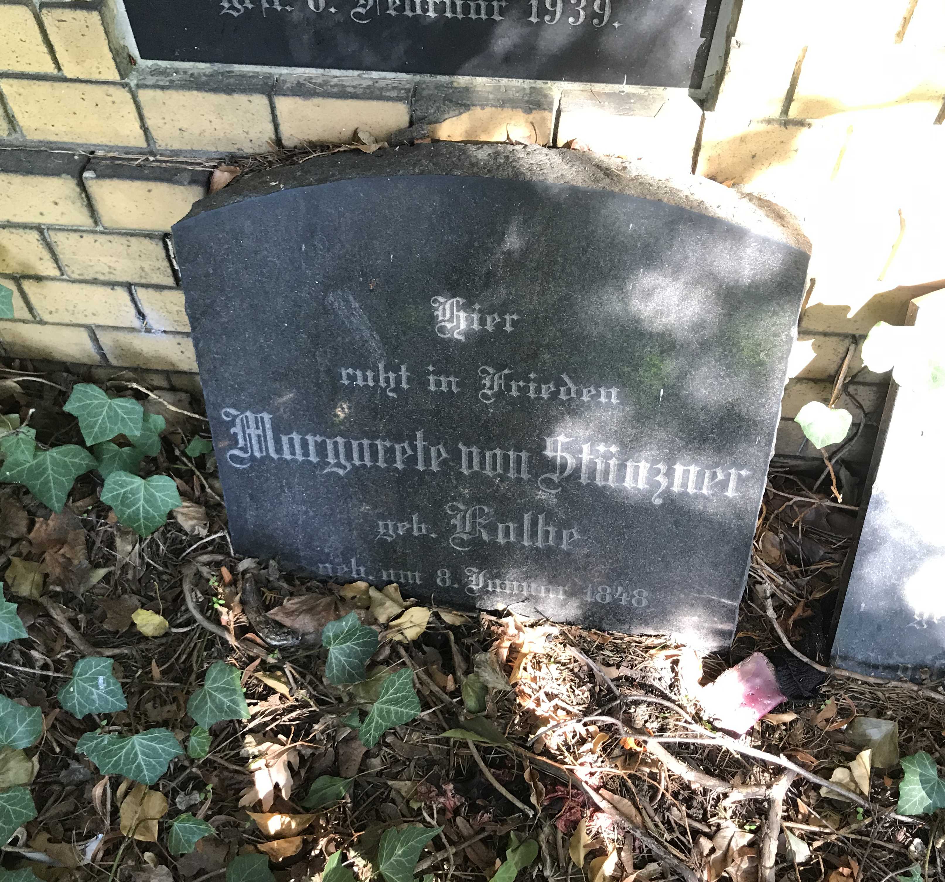 Grabstein Margarete von Stünzner, geb. Kolbe, Dreifaltigkeitskirchhof II, Berlin-Kreuzberg