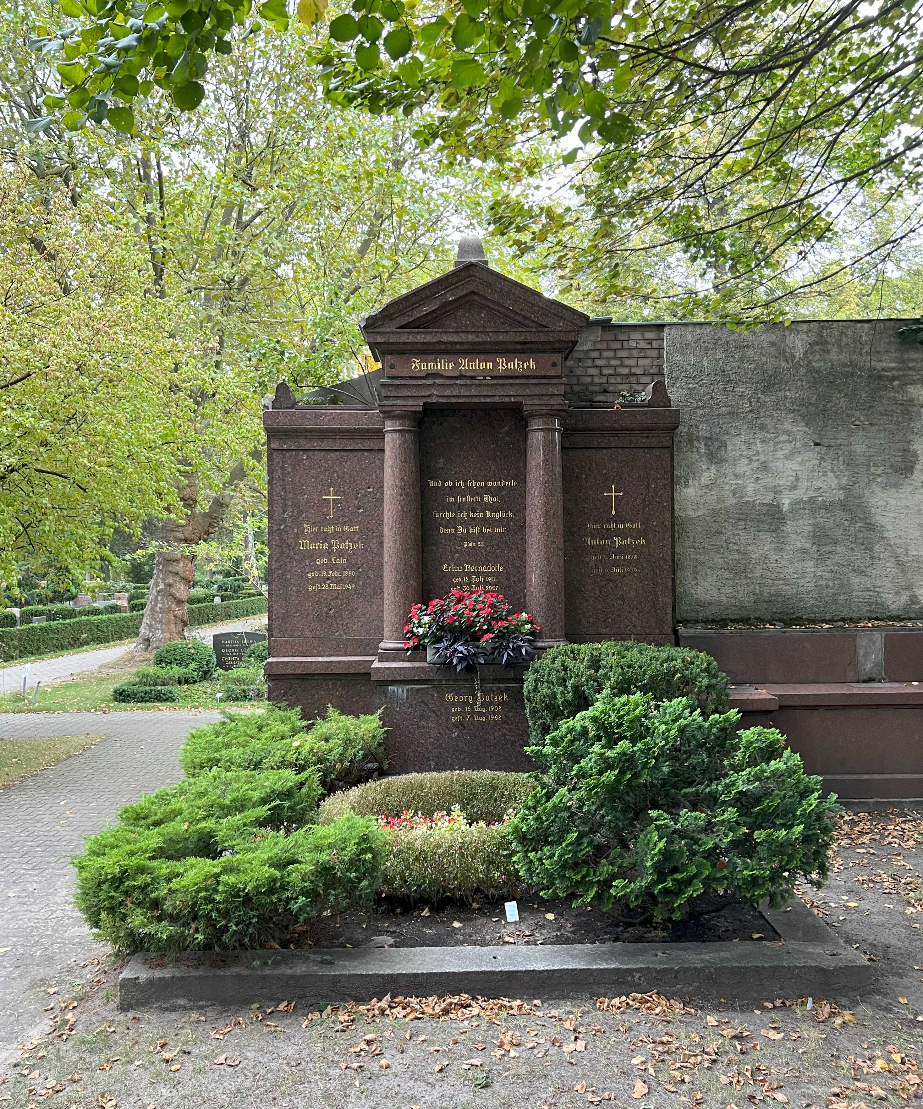 Grabstein Erica Bernadotte, geb. Patzek, Friedhof Wilmersdorf, Berlin