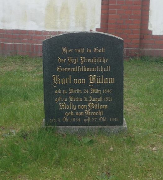 Grabstein Molly von Bülow, geb. von Kracht, Invalidenfriedhof Berlin, Deutschland