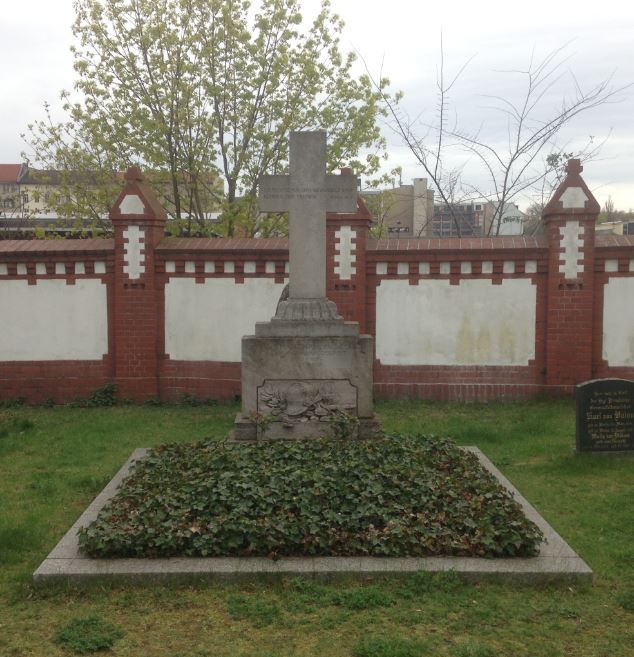 Grabstein Hans von Beseler, Invalidenfriedhof Berlin, Deutschland