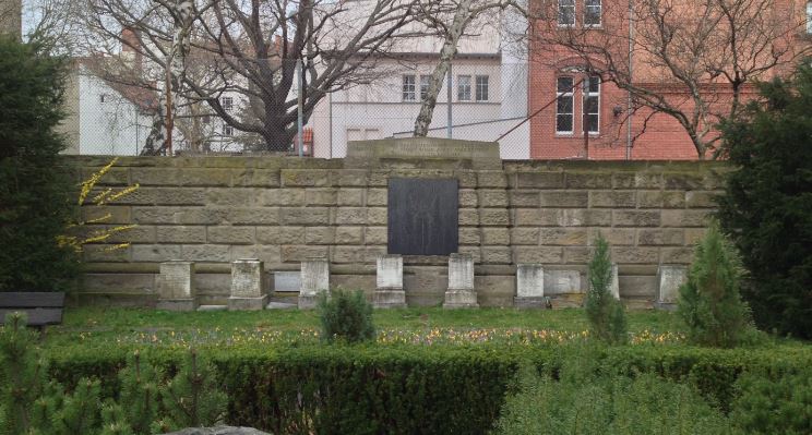 Grabstein Bernhard von Bülow, Alter Friedhof der Zwölf-Apostel-Gemeinde, Berlin-Schöneberg