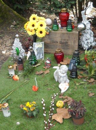 Grabstein Dirk Bach, Melaten-Friedhof Köln