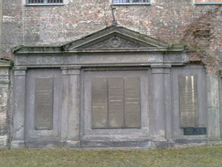 Grabstein Emil Friedrich Gustav Großkopf, Alter Domfriedhof der St.-Hedwigs-Gemeinde, Berlin-Mitte