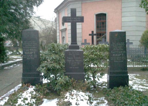 Grabstein Auguste Friederike Haupt, geb. Dubrow, Kirchhof Zehlendorf, Berliner Str./Clayallee