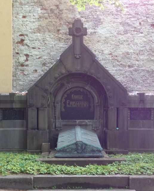 Grabstein Arnold Erdmann, Alter St. Matthäus Kirchhof, Berlin-Schöneberg