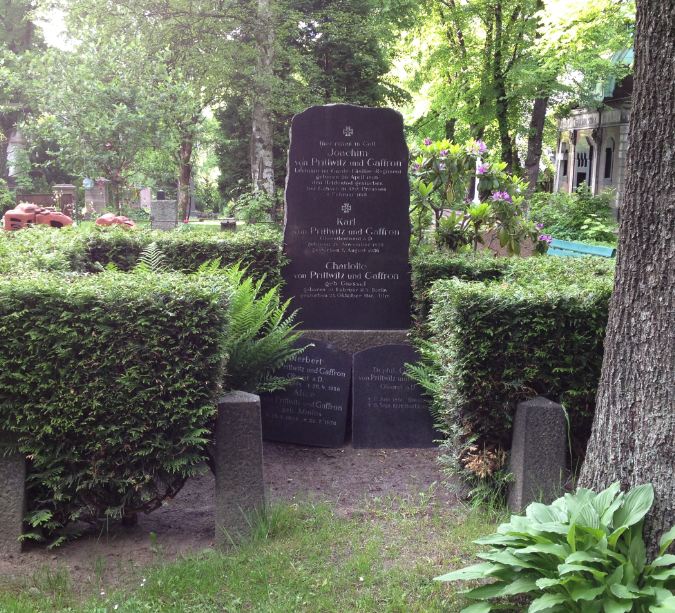 Grabstein Herbert von Prittwitz und Gaffron, Alter St. Matthäus Kirchhof, Berlin-Schöneberg