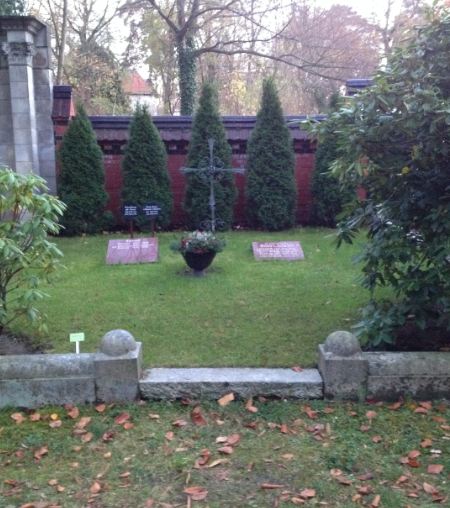 Grabstgein Volrad Caesar, Friedhof Wannsee, Lindenstraße, Berlin, Deutschland