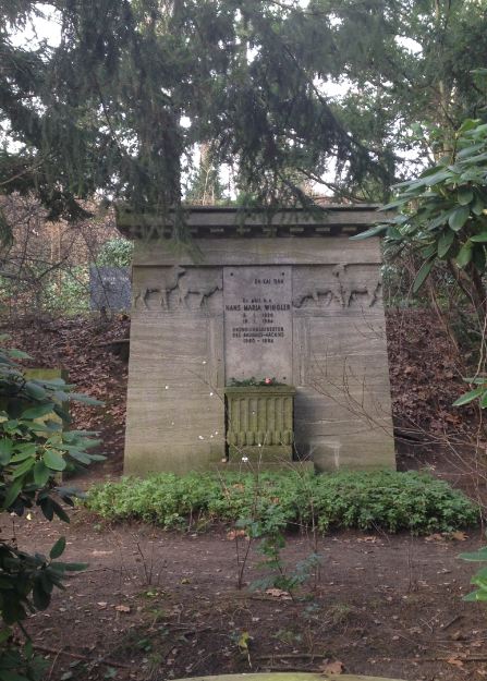 Grabstein Hans Maria Wingler, Friedhof Heerstraße, Berlin-Charlottenburg, Deutschland