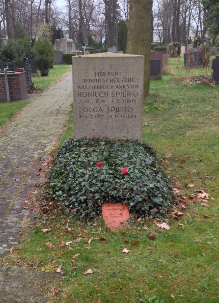 Grabstein Heinrich Spiero, Alter Friedhof der Zwölf-Apostel-Gemeinde, Berlin-Schöneberg