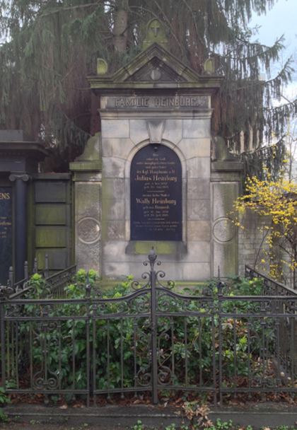 Grabstein Wally Heinburg, geb. von Brauneck, Alter Friedhof der Zwölf-Apostel-Gemeinde, Berlin-Schöneberg