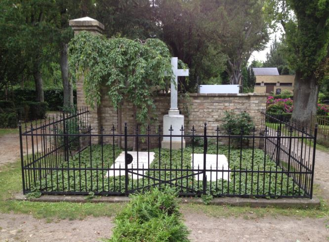 Grabstein Marie von Gottberg, geb. von Kleist, Friedhof Bornstedt, Brandenburg