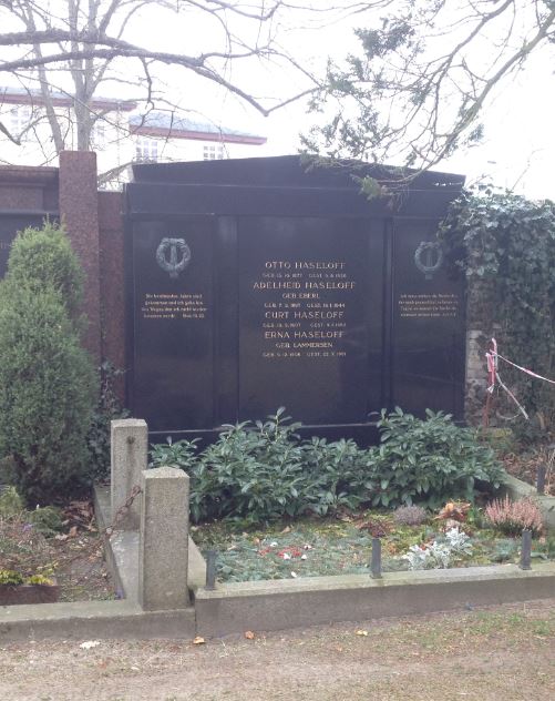 Grabstein Otto Haseloff, Friedhof Teltow, Brandenburg