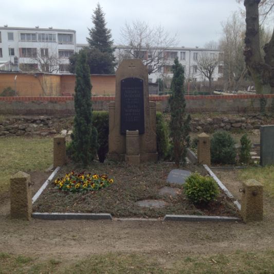 Grabstein Wilhelm Wabnitz, Friedhof Teltow, Brandenburg