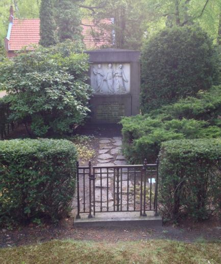 Grabstein Kurt Ruhnke, Friedhof Zehlendorf, Onkel-Tom-Str., Berlin