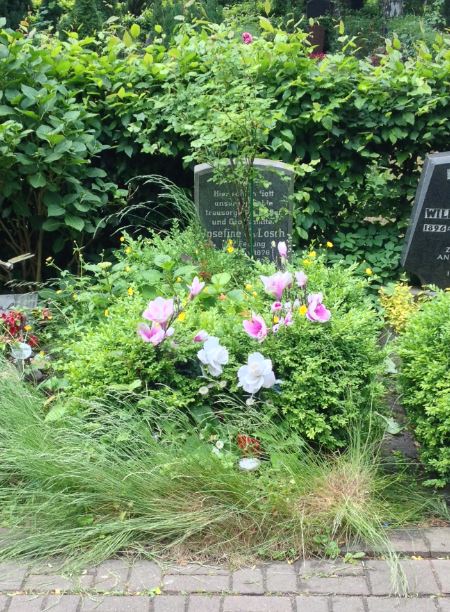 Grabstein Josephine von Losch, geb. Felsing, III. Städtischer Friedhof Stubenrauchstraße, Berlin-Friedenau