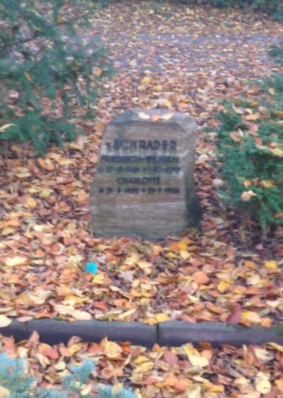 Grabstein Friedrich-Wilhelm von Schrader, Friedhof Steglitz, Berlin, Deutschland