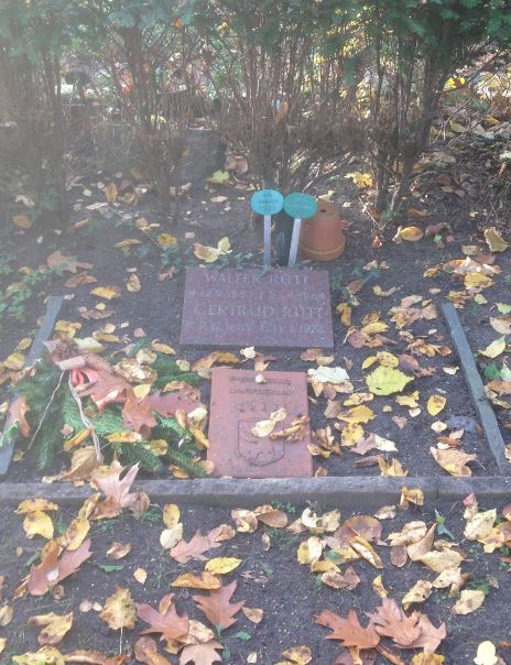 Grabstein Walter Rütt, Friedhof Steglitz, Berlin, Deutschland