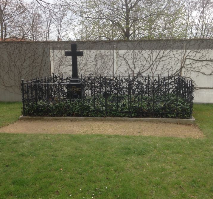 Grabstein Dietrich Graf von Hülsen-Haeseler, geb. von Hülsen, Invalidenfriedhof Berlin, Deutschland