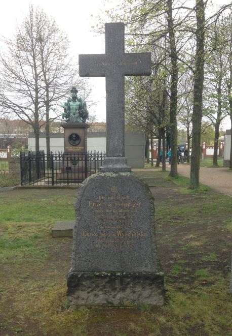 Grabstein Ernst von Leipziger, Invalidenfriedhof Berlin, Deutschland