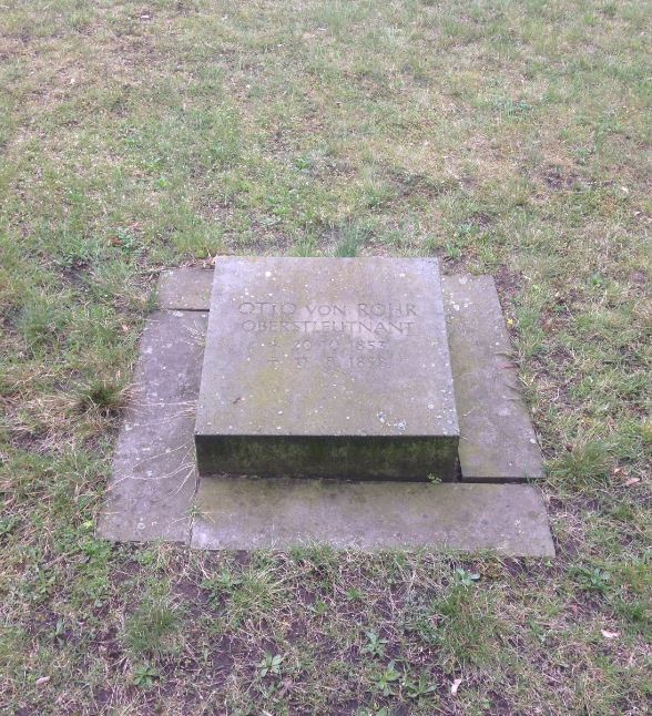 Restitutionsgrabstein Otto von Rohr, Invalidenfriedhof Berlin, Deutschland