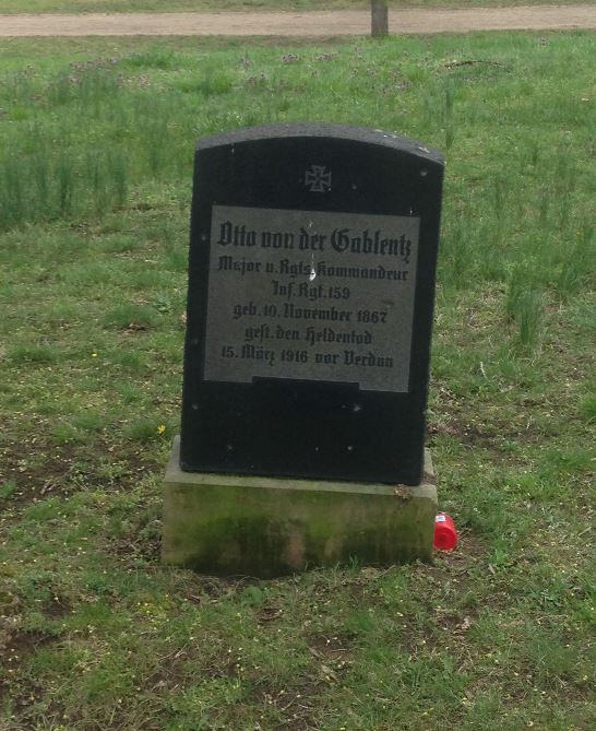 Grabstein Otto von der Gablentz, Invalidenfriedhof Berlin, Deutschland