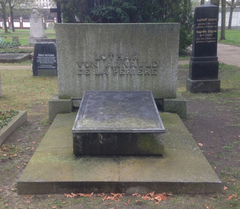 Grabstein Lothar von Arnauld de la Perière, Invalidenfriedhof Berlin, Deutschland